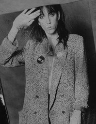 Patti-Smith-photo-Shotgun-contract